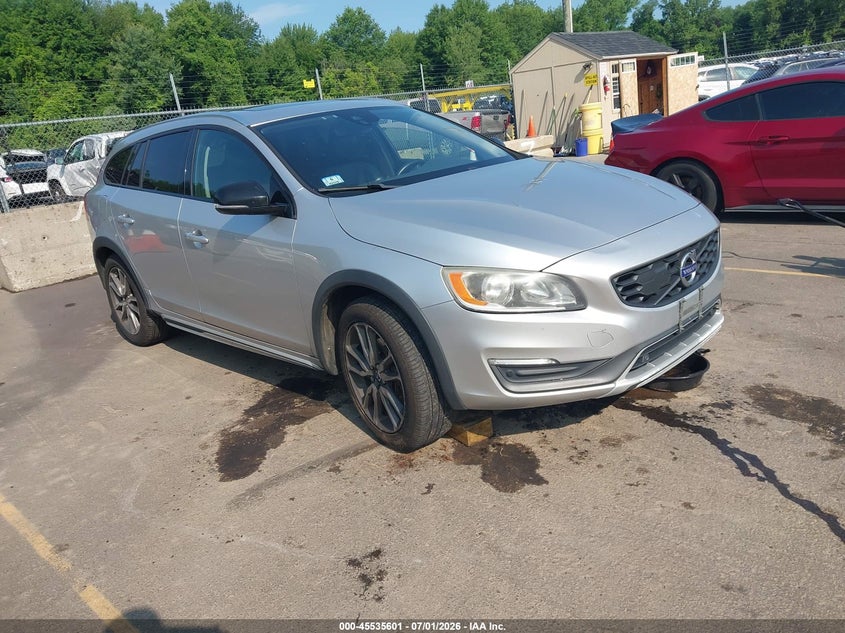 2016 VOLVO V60 CROSS COUNTRY auction photo 1