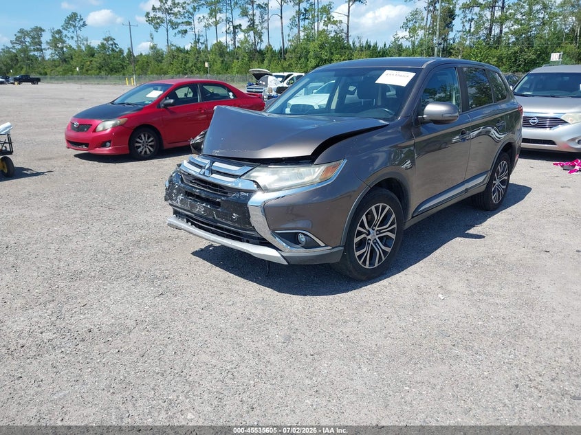 2017 MITSUBISHI OUTLANDER auction photo 2