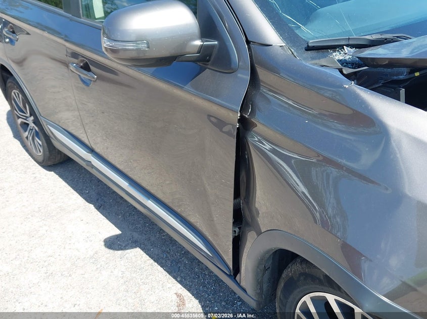 2017 MITSUBISHI OUTLANDER auction photo 6
