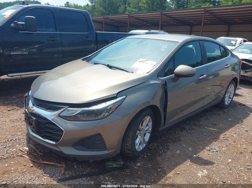 2019 CHEVROLET CRUZE auction photo 2