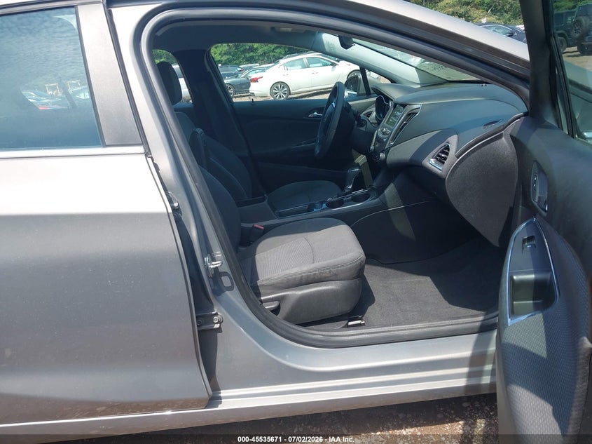 2019 CHEVROLET CRUZE auction photo 5
