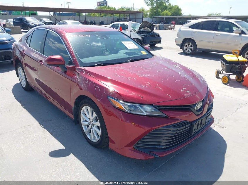 2018 TOYOTA CAMRY auction photo 1