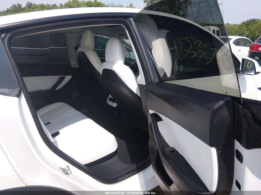 TESLA MODEL Y 2021 VIN 5YJYGDEE4MF083031