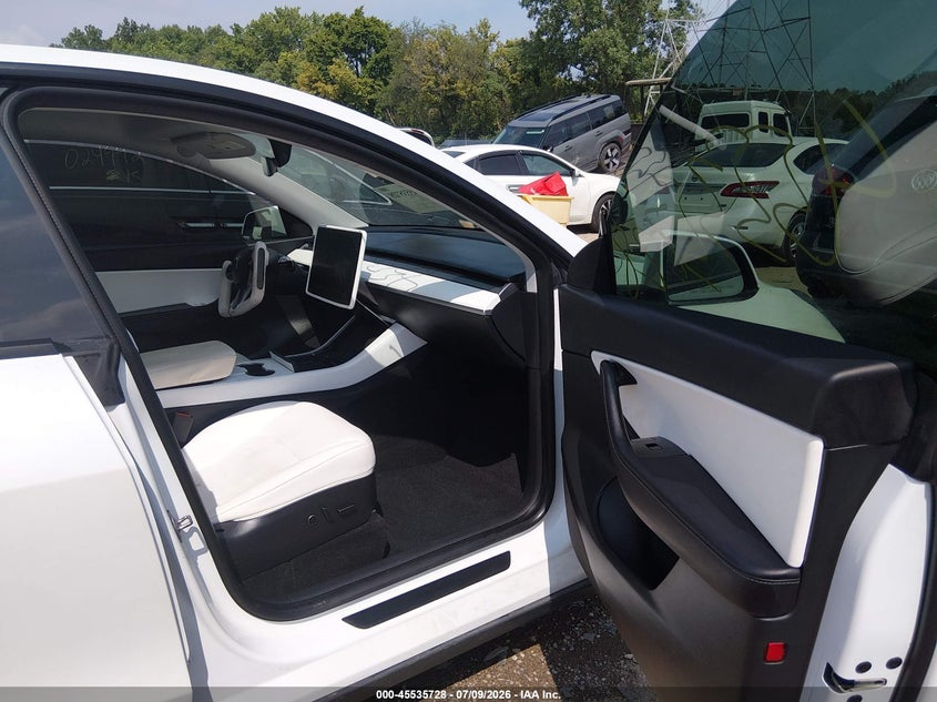 2021 TESLA MODEL Y auction photo 5