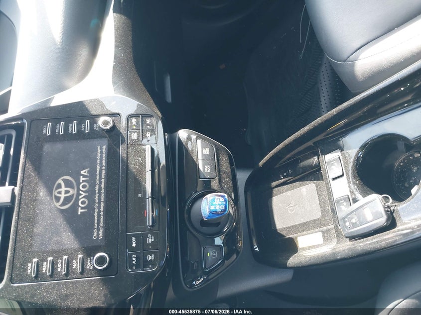 2020 TOYOTA PRIUS XLE — Photo 11
