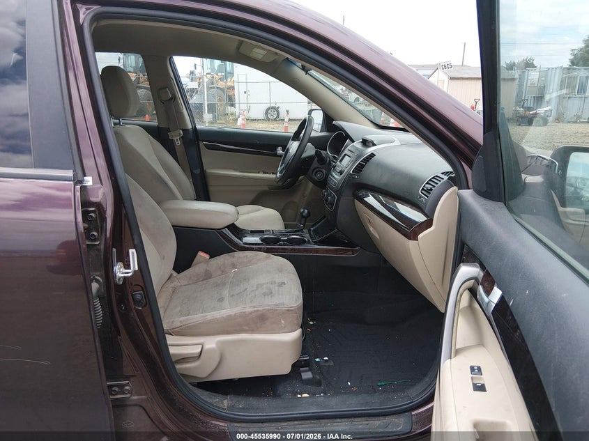 2015 KIA SORENTO auction photo 5