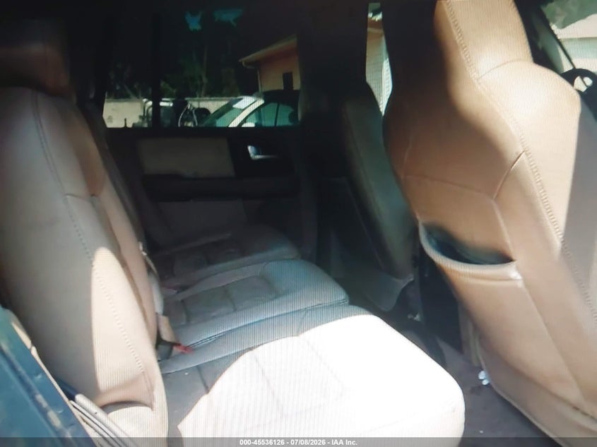 2004 FORD EXPEDITION auction photo 8
