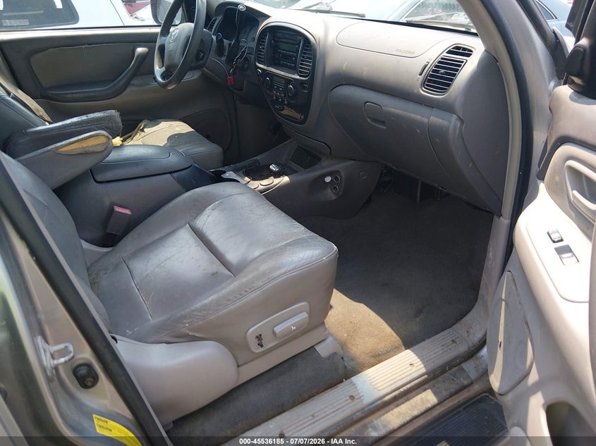 2004 TOYOTA SEQUOIA auction photo 5