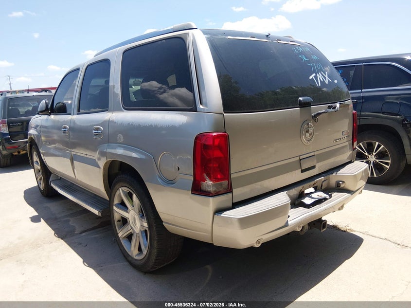 2005 CADILLAC ESCALADE auction photo 3