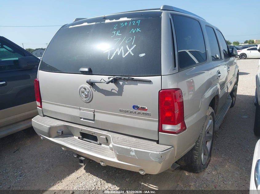 2005 CADILLAC ESCALADE auction photo 4