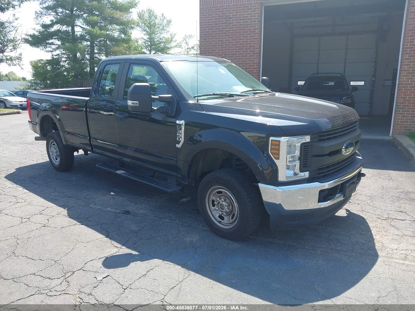 2018 FORD F-350 — Галерея фотографий