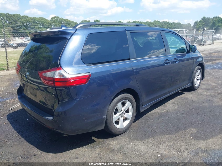 2018 TOYOTA SIENNA auction photo 4