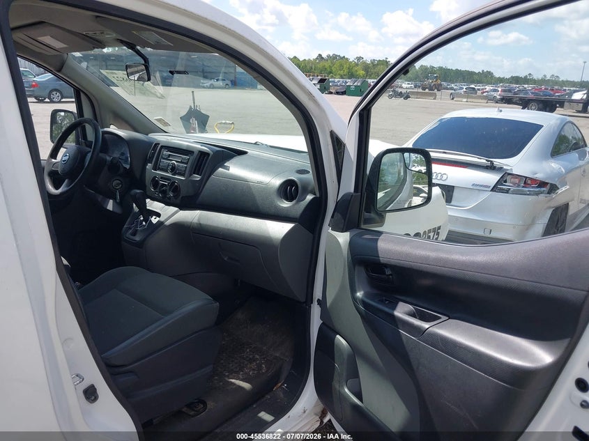 2015 NISSAN NV200 auction photo 5