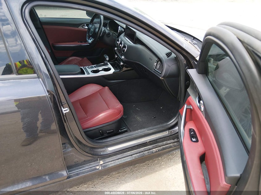 2022 KIA STINGER auction photo 5