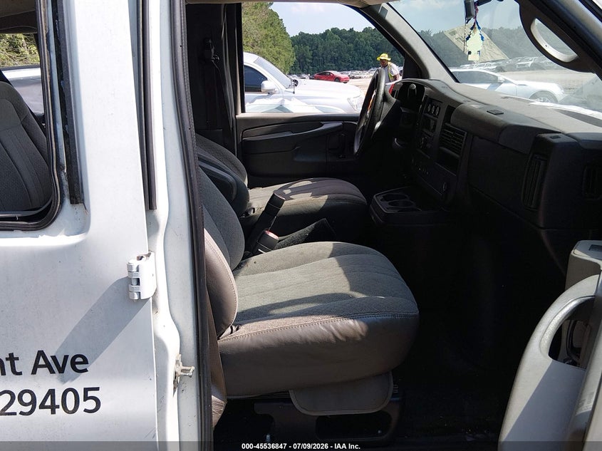 2011 CHEVROLET EXPRESS 3500 auction photo 5