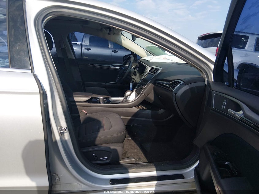 2015 FORD FUSION auction photo 5