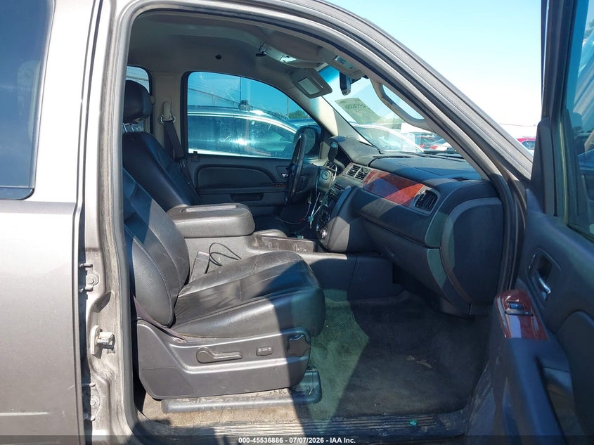 2013 GMC YUKON XL 1500 auction photo 5