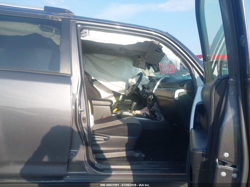 2022 TOYOTA 4RUNNER auction photo 5