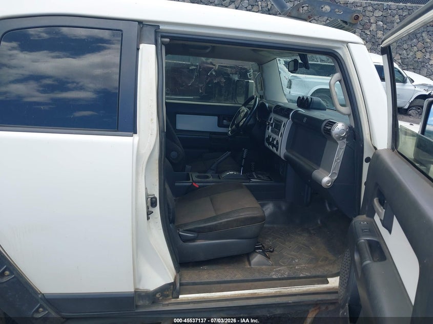 2012 TOYOTA FJ CRUISER auction photo 5