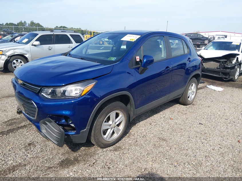 2017 Chevrolet Trax, Front & Rear, IAAI, VIN 3GNCJNSB5HL165229 — photo 2