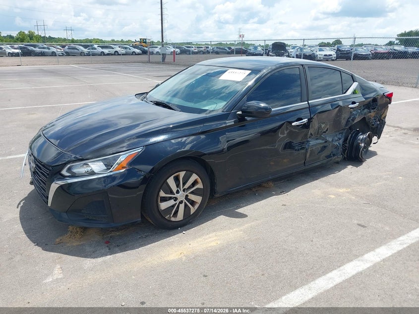 2022 Nissan Altima, Front & Rear, IAAI, VIN 1N4BL4BVXNN307580 — photo 2