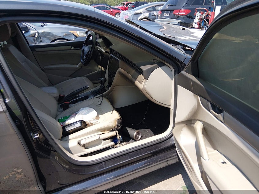 2020 VOLKSWAGEN PASSAT auction photo 5