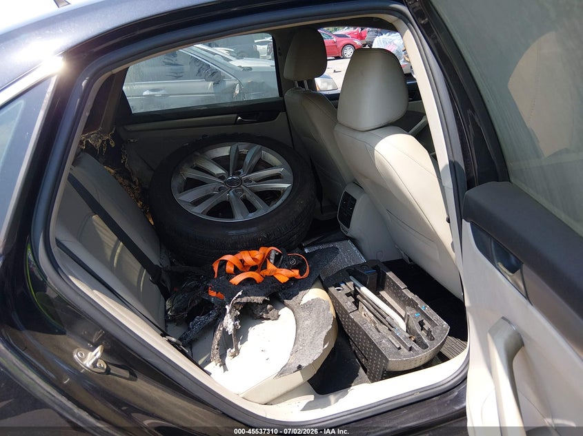 2020 VOLKSWAGEN PASSAT auction photo 8