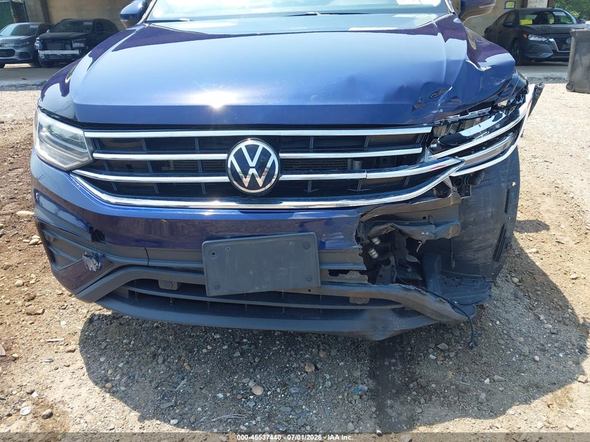 2022 Volkswagen Tiguan - view 6