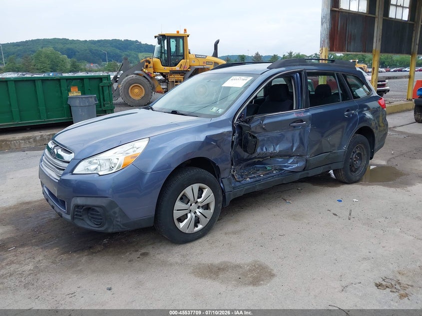 2013 SUBARU OUTBACK auction photo 2