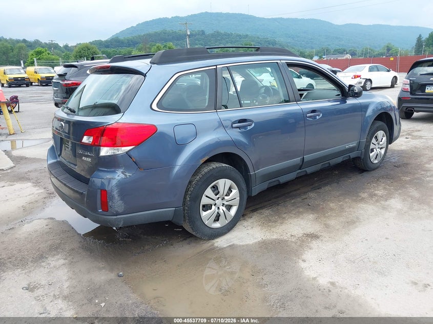 2013 SUBARU OUTBACK auction photo 4