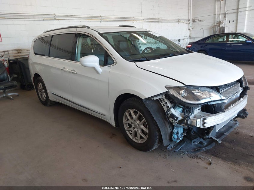 Vin: 2c4rc1bg3lr134767, lot: 46036156, chrysler pacifica touring l 2020 img_1