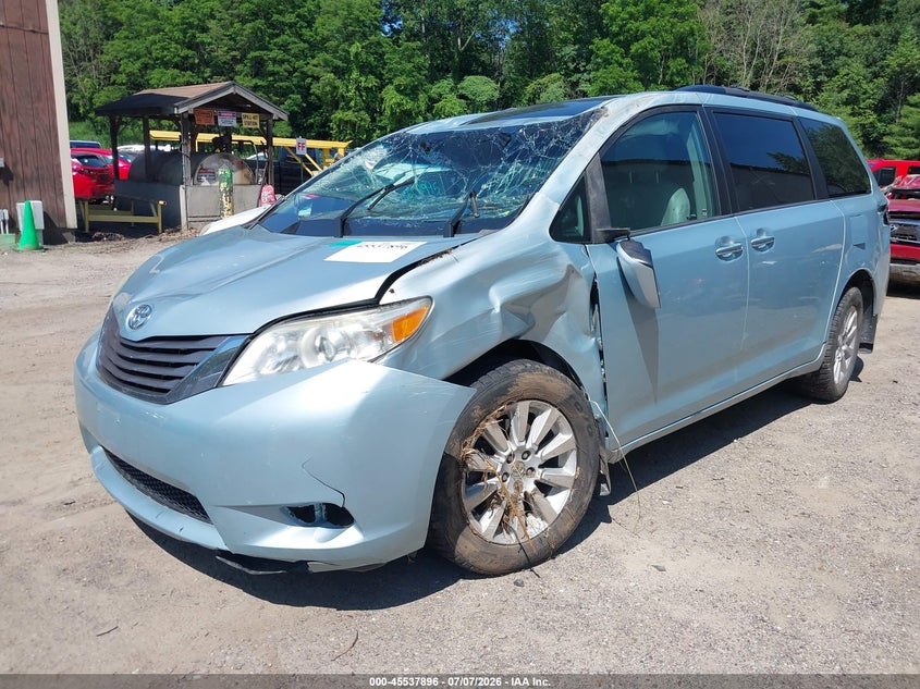 2015 TOYOTA SIENNA VAN 3.5L V-6 DOHC, VVT, 266HP