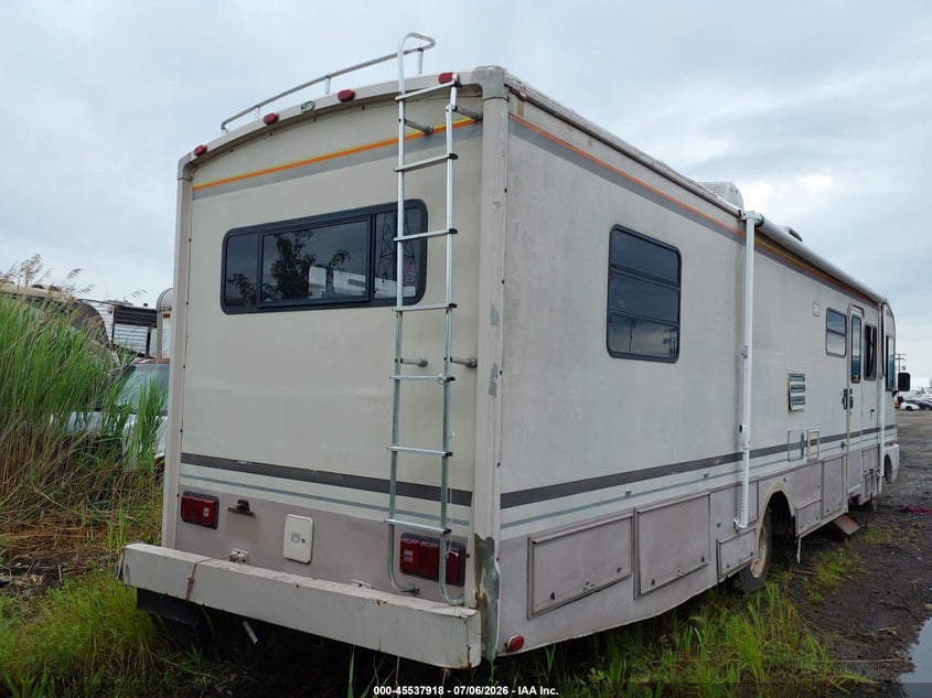 1992 CHEVROLET P30 auction photo 4