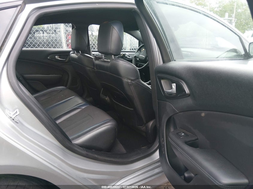 2015 CHRYSLER 200 auction photo 8