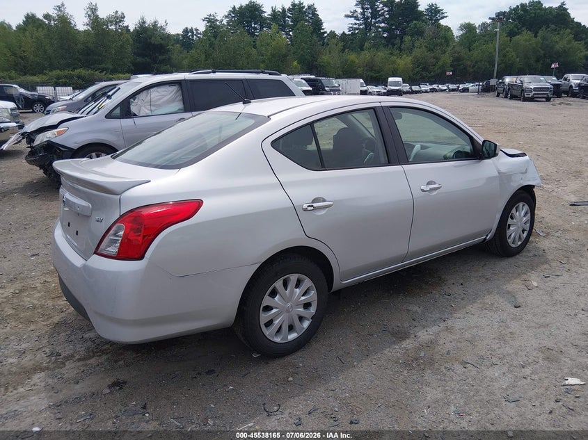 2017 NISSAN VERSA auction photo 4