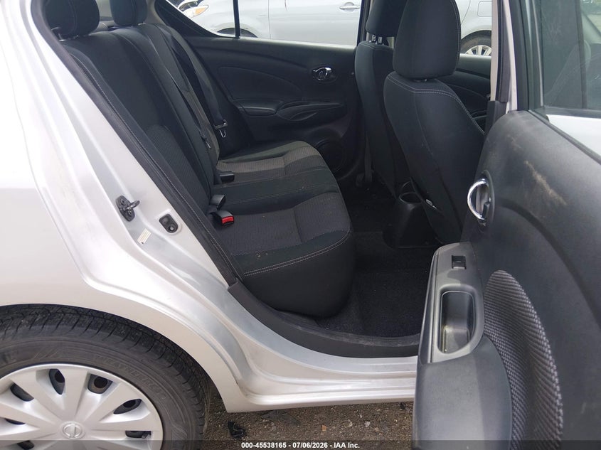 2017 NISSAN VERSA auction photo 8