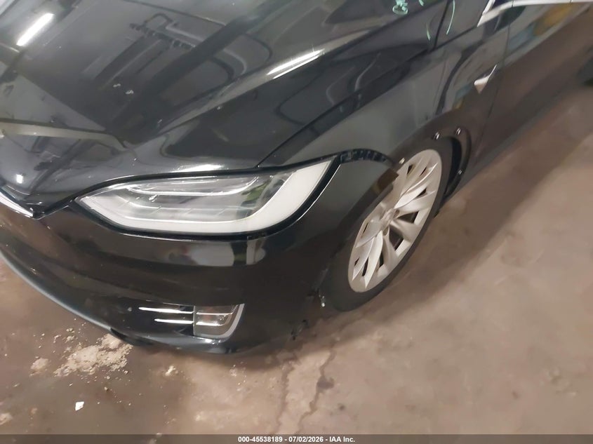 2018 Tesla Model X 100D/75D/P100D VIN: 5YJXCBE21JF112787 Lot: 45538189