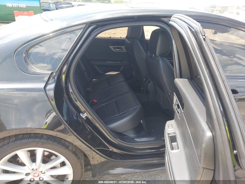 2016 JAGUAR XF auction photo 8