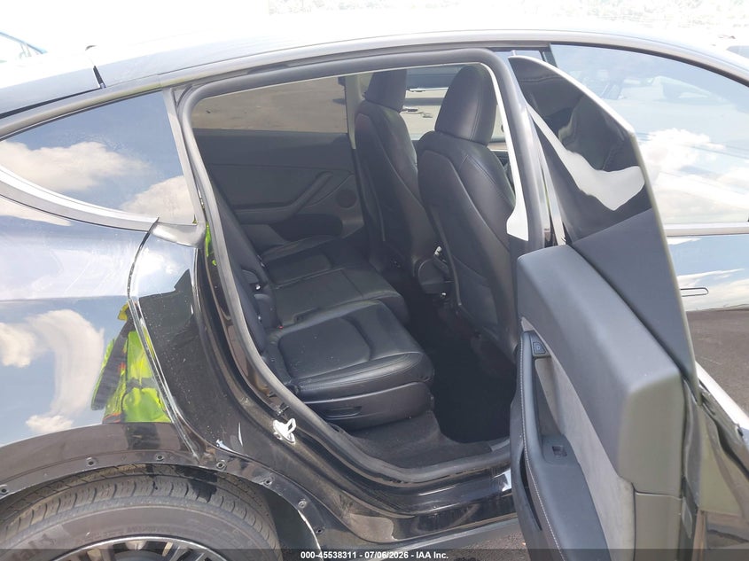 2025 TESLA MODEL Y auction photo 8