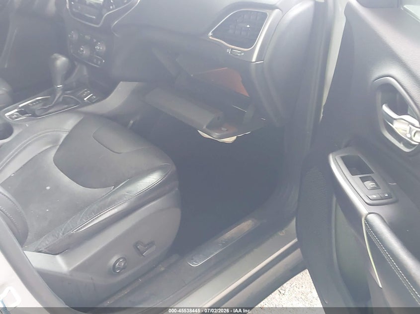 2020 JEEP CHEROKEE auction photo 5