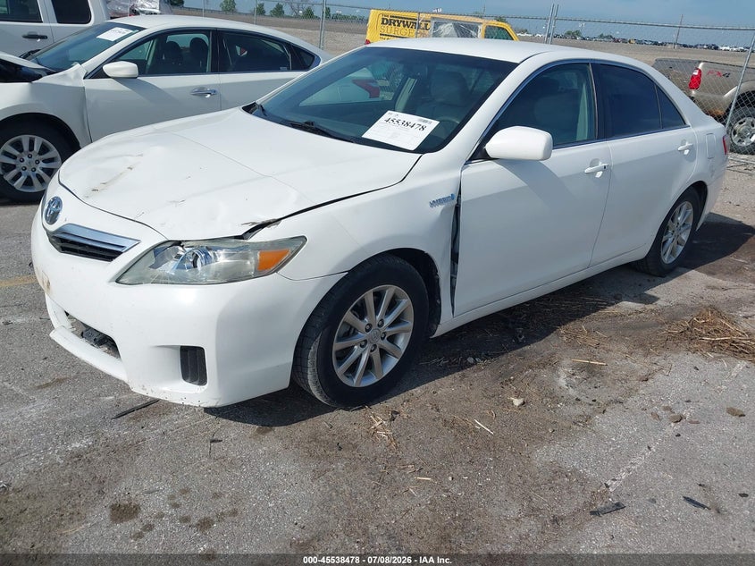 2011 Toyota Camry, Front & Rear, IAAI, VIN 4T1BB3EK4BU135763 — photo 2