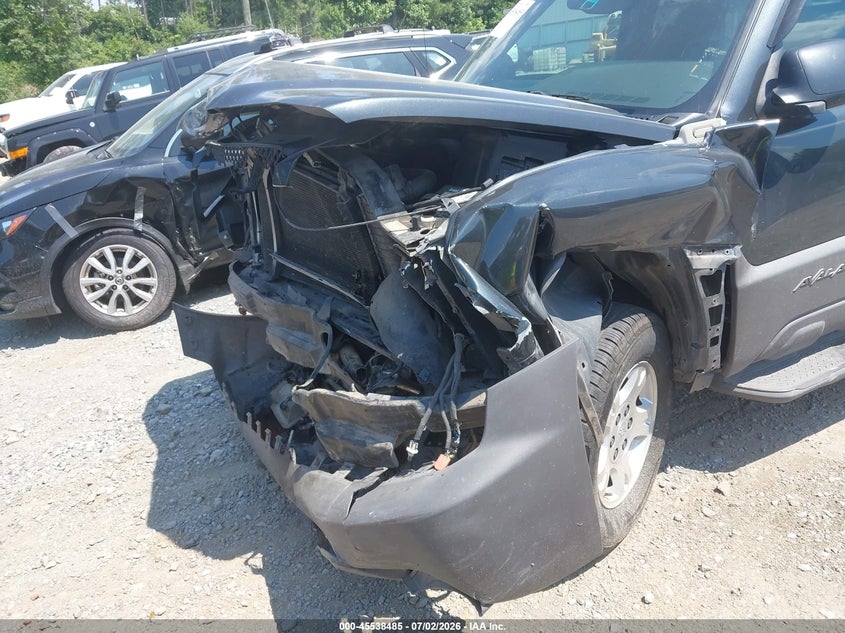 2003 CHEVROLET AVALANCHE 1500 auction photo 6