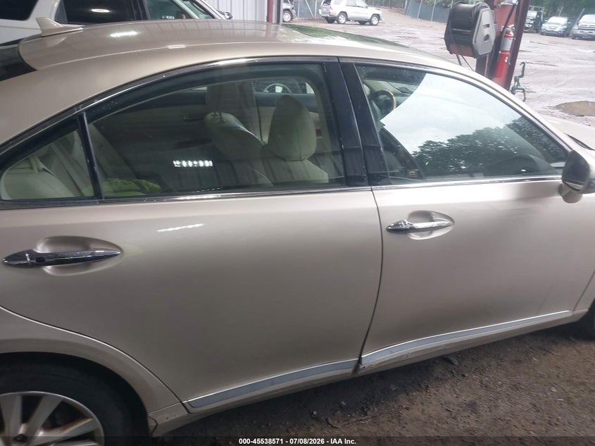 2010 LEXUS ES 350 · Фото 13