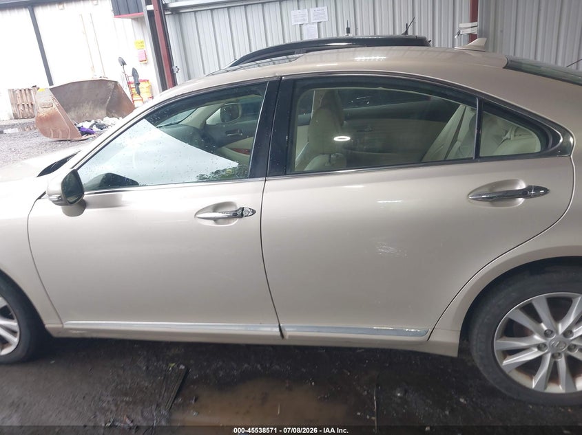 2010 LEXUS ES 350 · Фото 14