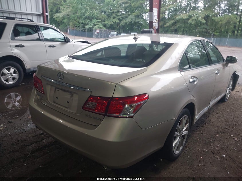 2010 LEXUS ES 350 · Фото 4