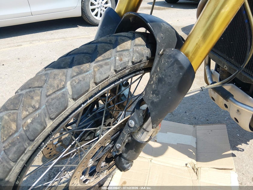 TRIUMPH SCRAMBLER 2022