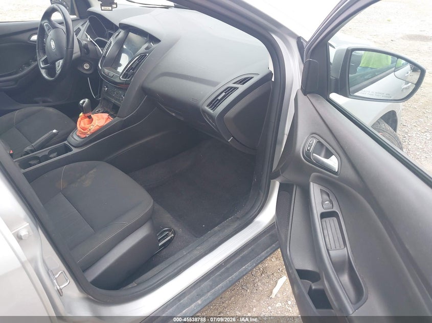 2015 FORD FOCUS auction photo 5