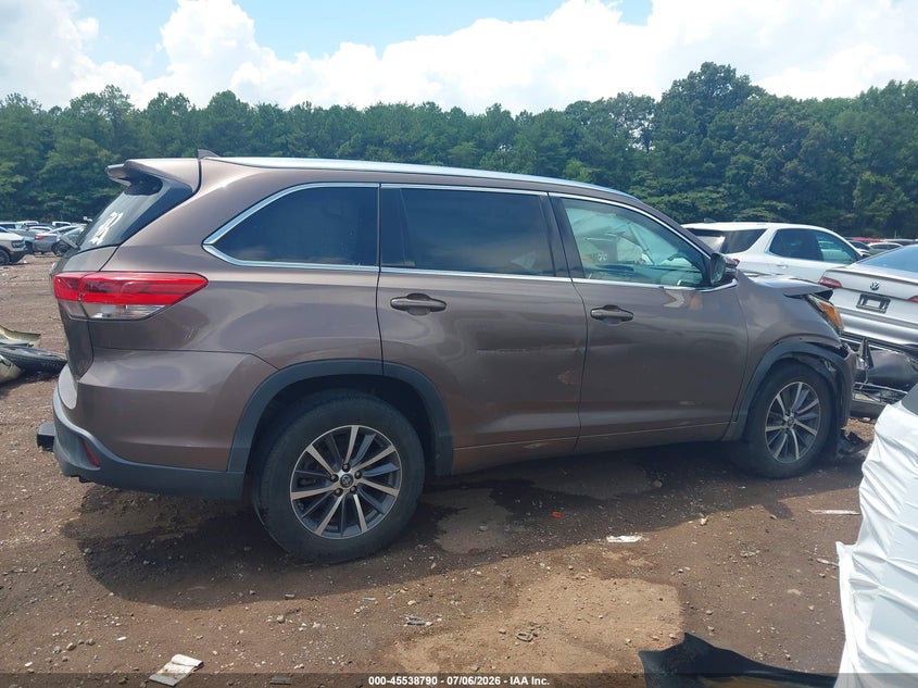 TOYOTA HIGHLANDER - zdjęcie 13