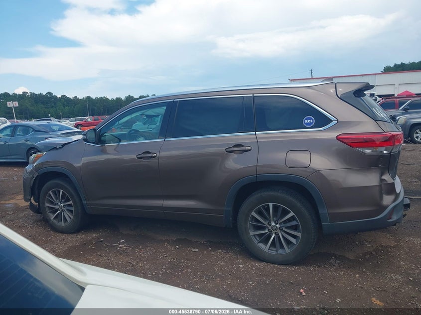 TOYOTA HIGHLANDER - zdjęcie 14