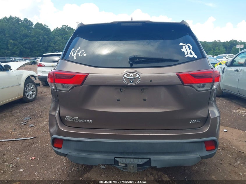 TOYOTA HIGHLANDER - zdjęcie 16